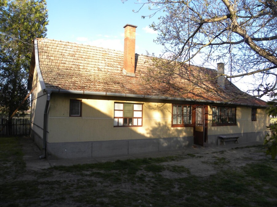 betaalbare boerderij met werkplaats garages kiskunmajsa 460 8